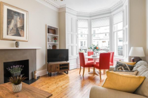 Spacious Ground floor 2 bed apt, in trendy area.